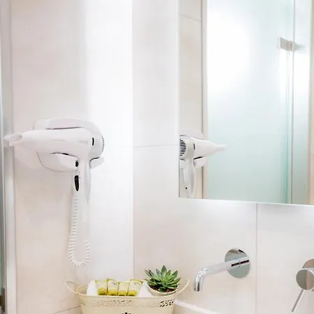 Nikolas Apartman Hriszí Amudiá